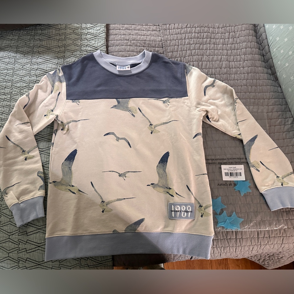 1989 (Taylor’ Version) seagull sweatshirt size small